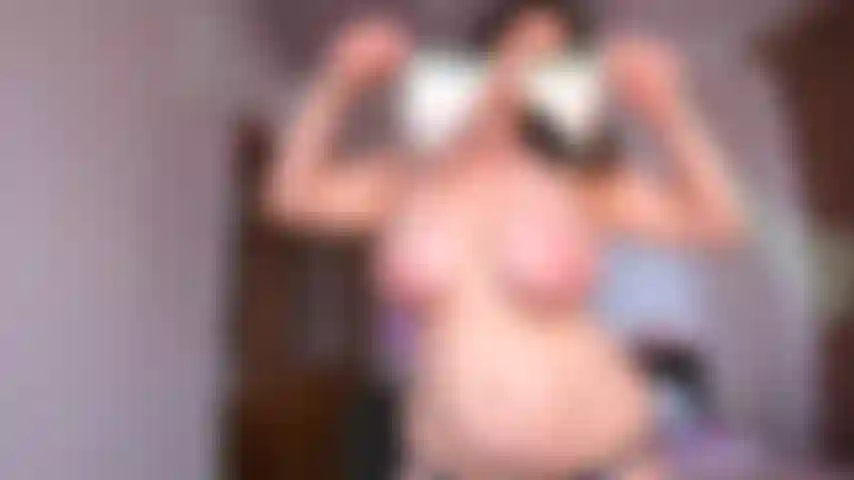 Je suce les orteils et je fais du footjob.