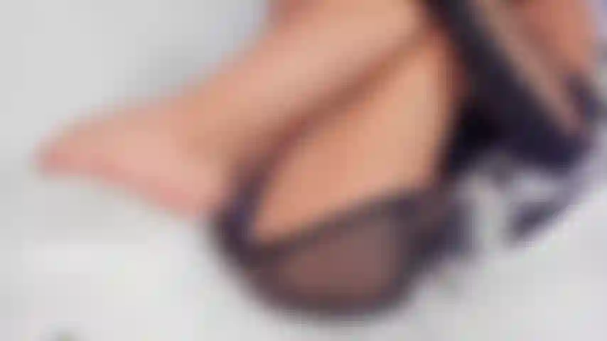 Je vous montre mes pieds !