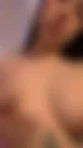Mes tétons veulent sentir ta salive 💦.