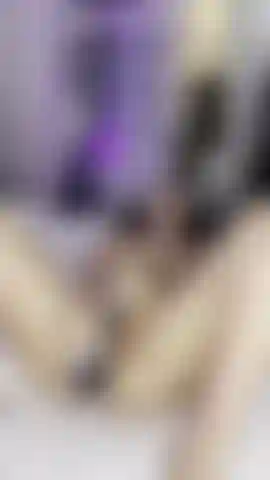 Regarde-moi jouir fort et gicler à la fin !