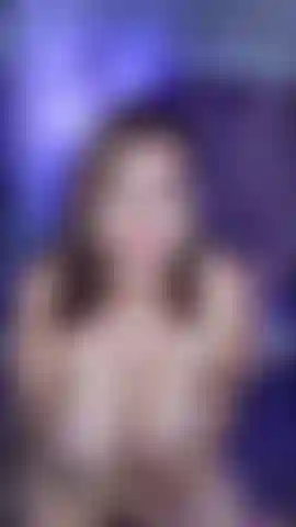 Laisse-moi te montrer mes gros seins !