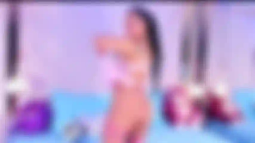 Je suis ta fille rose mais très excitée.