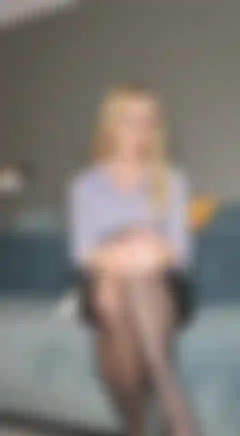 La secrétaire fait de gros efforts pour conserver son emploi.