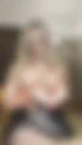 Une assistante personnelle détruit et détruit sa femme pendant qu'elle vous séduit.