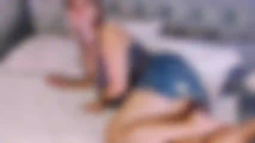 Petite amie après le travail - votre petite amie vous attend après une dure journée de travail, elle est douce, chaleureuse et prête à vous accueillir. Laissez-la s'occuper de vos besoins avec une pipe avant de lui faire l'amour dans son pov missionnaire !