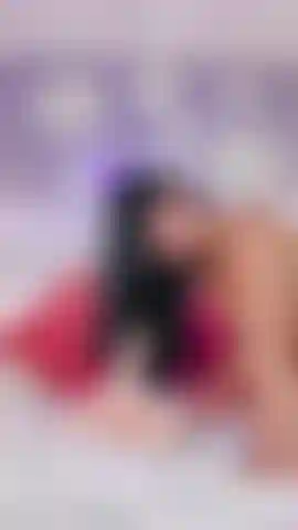 J'ai quelque chose que je veux que tu voies.... Je vais t'envoyer une vidéo qui va sûrement éveiller ta curiosité. Mais dis-moi la vérité... Tu vas pouvoir me résister ?