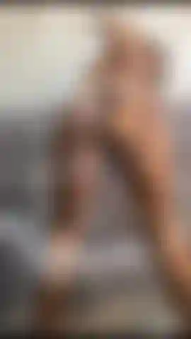 Je me baise le cul sous la douche.