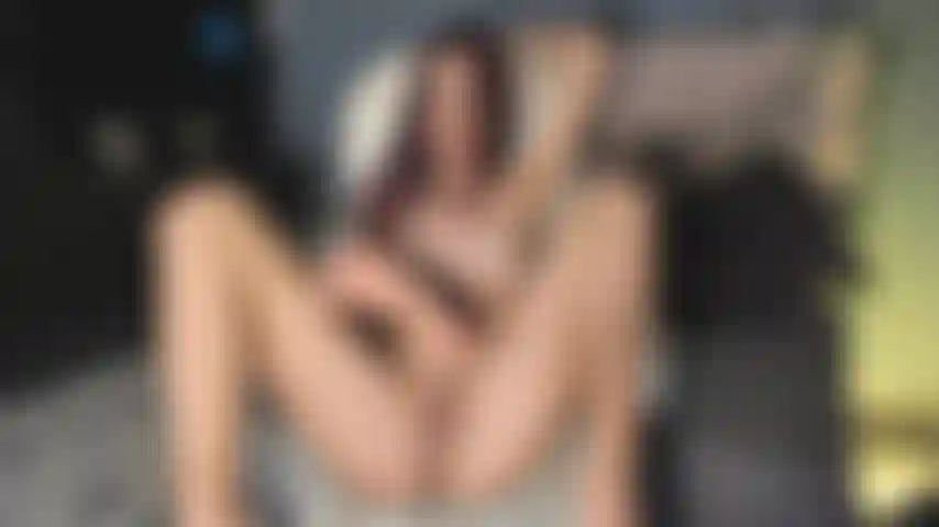 Je baise la chatte de face.