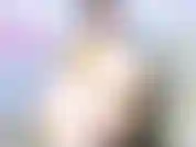 Tu es mon putain de petit bouffon qui appartient à mes pieds ! Littéralement, tout ce que tu fais est à l'opposé de ce que je rechercherais chez un homme à ce jour. Excusez-vous pour votre comportement égoïste en m'embrassant les pieds.