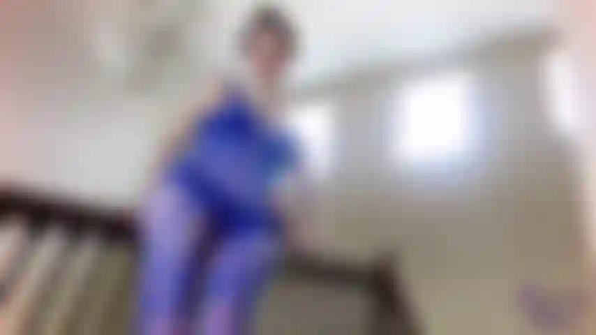 Stroke to cock - gay slave training joi : tu pensais que juste parce que je suis habillée dans cette tenue sexy, tu allais pouvoir me branler ? Bien sûr que non ! Tu es mon esclave gay. Vous n'avez plus le droit de caresser mes courbes sensuelles et pulpeuses.