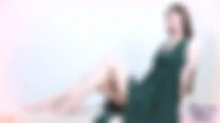 Foot bitch training cbt joi : peu importe le nombre de fois où vous vénérez mes pieds, vous ne pouvez pas vous lasser de leur perfection sexy. Le simple fait de les regarder me donne encore plus de pouvoir sur toi. Je vais profiter de ta faiblesse dans ce clip même.