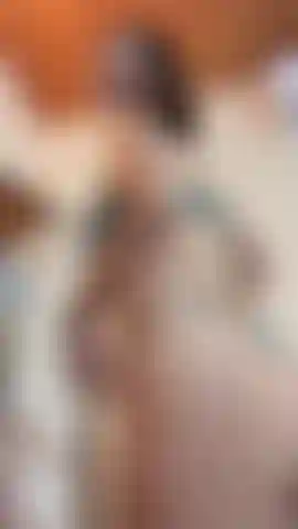 Between soft lights and intense gazes… I become your favorite weakness.