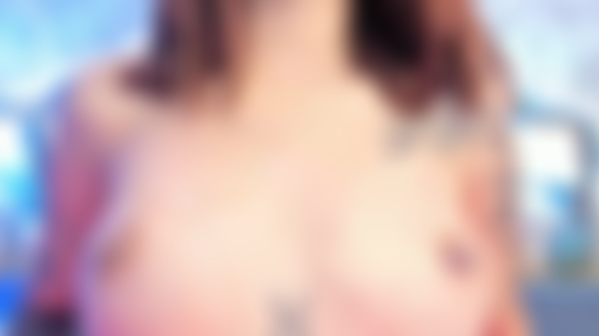 Je suis mouillée et excitée, et j'ai laissé mes doigts faire ce dont j'avais tant envie, une vue parfaite de la façon dont je me fais plaisir avec juste mes mains... Vas-tu rester sans me regarder finir ?