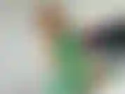 Robe verte sensuelle.