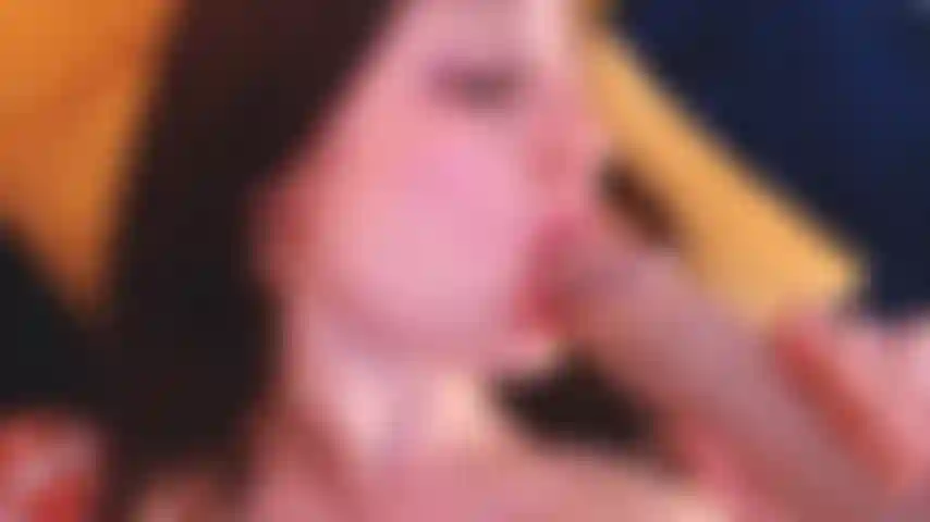 J'utilise l'intérieur de ma bouche chaude et humide pour te faire jouir, donne-moi tout ton délicieux lait.