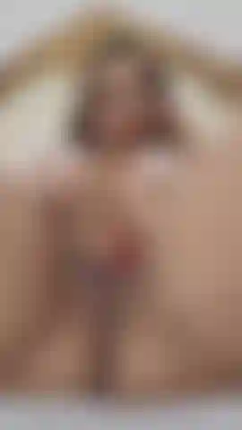 opening my pussy with my sexy fingers