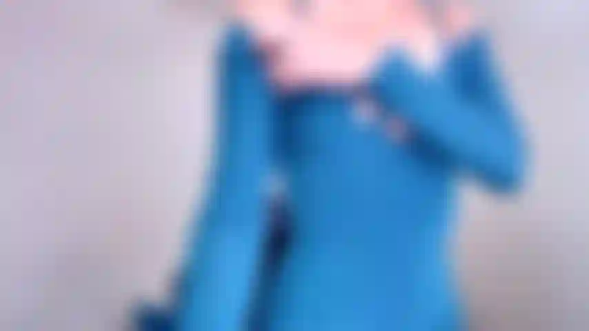 Sissy en nylon se fait enculer.