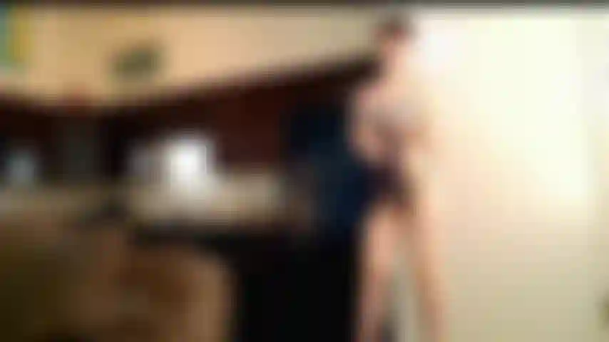 Séduisante taquine avec ses pieds en nylon.