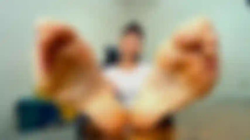 Mange mes copeaux de pied, salope.