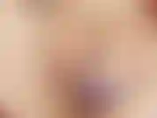 Jouant avec de longues lèvres et doigté.