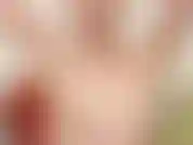 J'adore mes aisselles et mes petits seins.