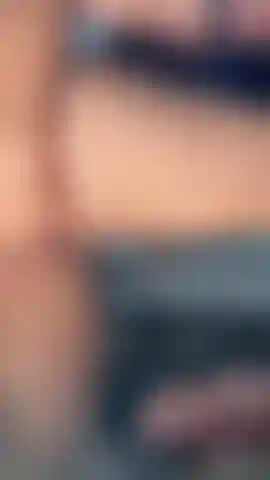 HORNY BRUNETTE RUBS HER CLIT UNTIL CUM