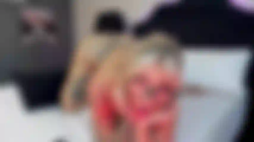 While I suck that cock,
enjoy the scorching view of my big ass bent over.