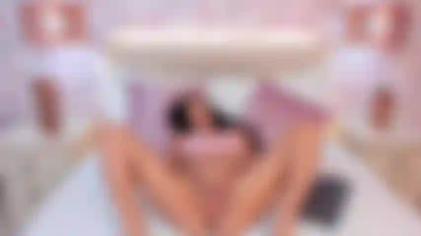 yes I am tender but when they put their hands on my neck they make me very horny.