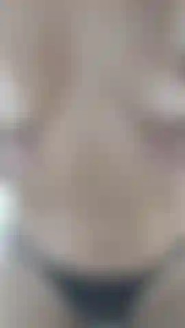 Coquine dans le bain.