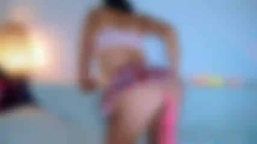 Je baise le cul avec mon joli plug anal de poney.