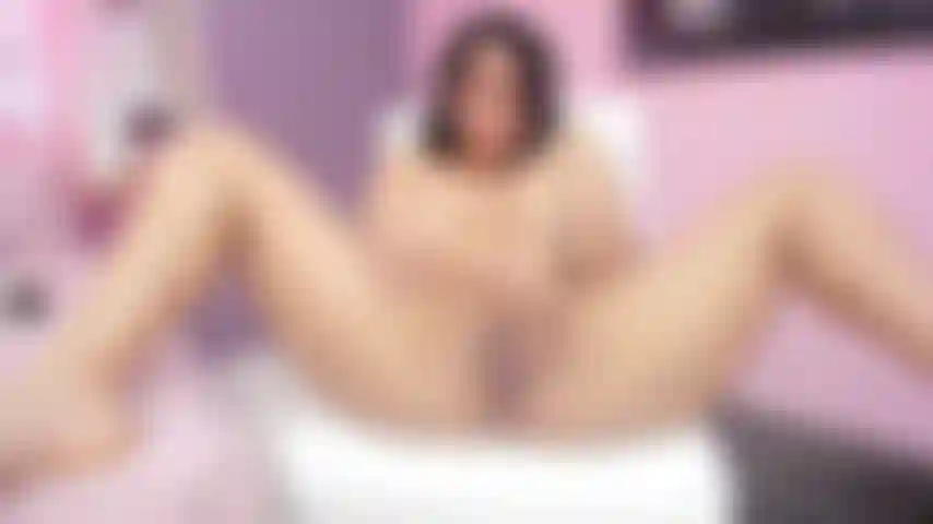 Aie un bon visage, je veux que tu mettes ta langue en moi.