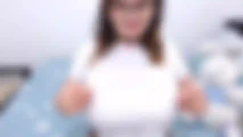 Je sens et lèche mon délicieux string.