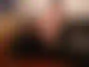 Regarde-moi jouer avec ma robe sexy jusqu'à ce que je sois nue et ressens beaucoup de plaisir à chevaucher mon gode.