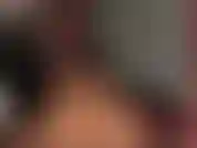 Je voulais voir à quoi ressemble ma chatte de votre point de vue. Je frotte dessus jusqu'à ce que je commence à jouir.