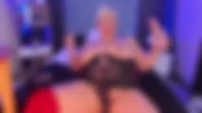 Entre le gode et le domi ça m'emmène au sommet du plaisir.