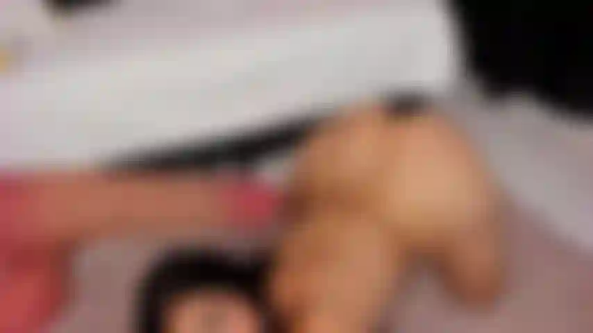 J'aime ta bite dans ma bouche.