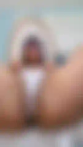 Ma culotte est mouillée, ma chatte est collante !