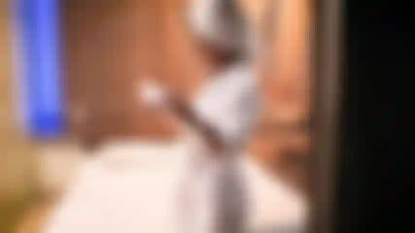 Espionne-moi pendant que je me masturbe.