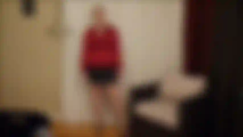 Je demande à mon fils (adam) comment avance son projet... Il me dit que c'est fini, allume son téléphone... Une voix robotique me donne des ordres. Incapable de m'arrêter, je me déshabille, suce son cok, doigte la chatte.