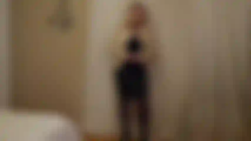 Je veux un bébé et je veux que tu sois mon ex comme père. Sans conditions, j'ovule donc fertile. Je te chevauche et je m'allonge sur le dos pour que tu puisses me baiser profondément dans mon ventre. Je mendie ton sperme.