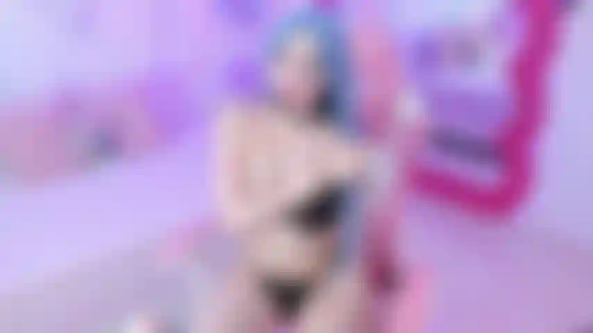 La fille latine beuty a eu une bite dans la bouche, elle a eu beaucoup de crachats, son visage ahegao est si chaud.