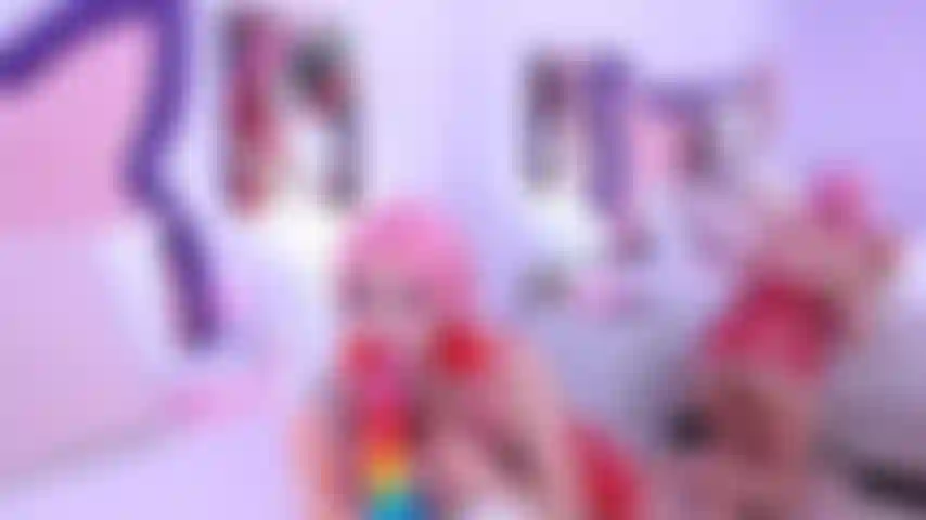 Je suce tous mes godes en même temps et j'imagine ta bite.