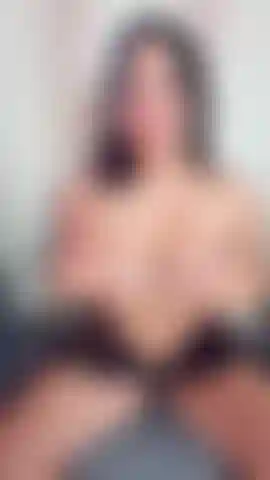 Stripping down to play with my kitty: caresses and saliva. #pussy #tits #caresses #teasing #seduction