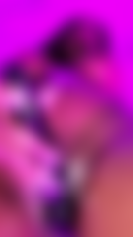 Je masturbe ma chatte avec mon domi.