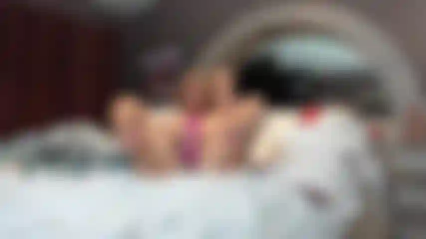 Jouant avec mon clip solo de chatte!