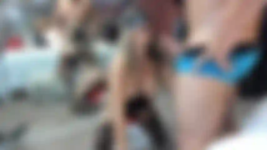 Je suce une bite sur ma sex machine.