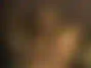 Gina huile son corps puis s'excite. Elle attrape un jouet de lapin veste joue avec et colle également un jouet anal pour une double pénétration. Clip rare ! Faut voir !