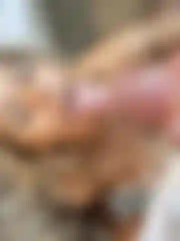 Je me branle sur le visage.