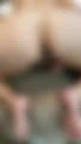 Je baise mon gros cul.