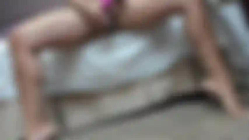 Éjacule sur le tapis.